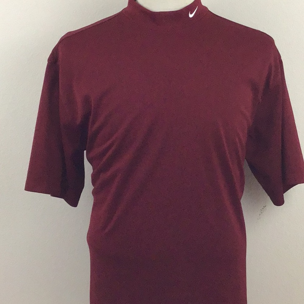 Nike Fitdry XL Maroon Short Sleeve Shirt